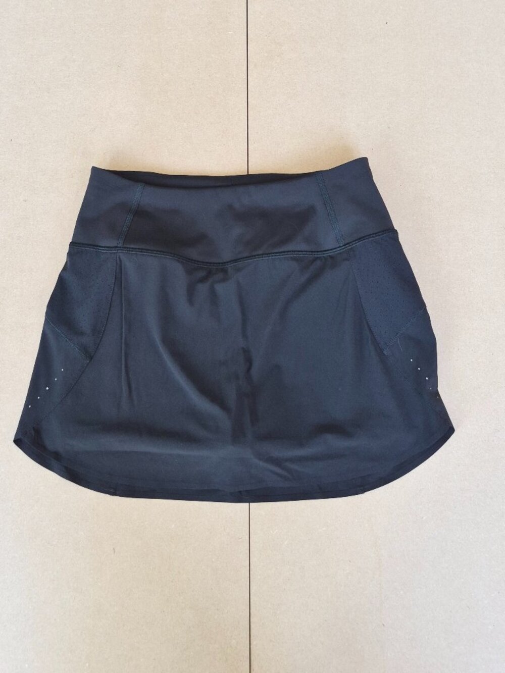 Athleta Black Run With It 14” Skort Sz  XXS build in shorts black athletic skirt